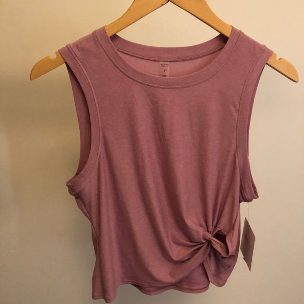 Beyond Yoga pink crop with a twist